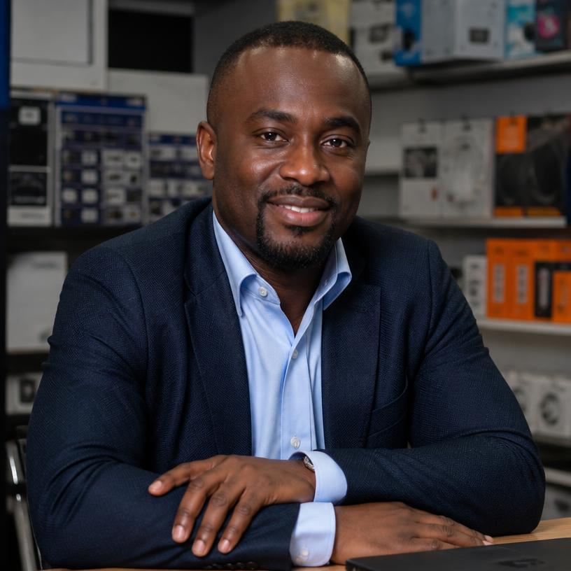 Paul B., Electronics Distributor in Douala